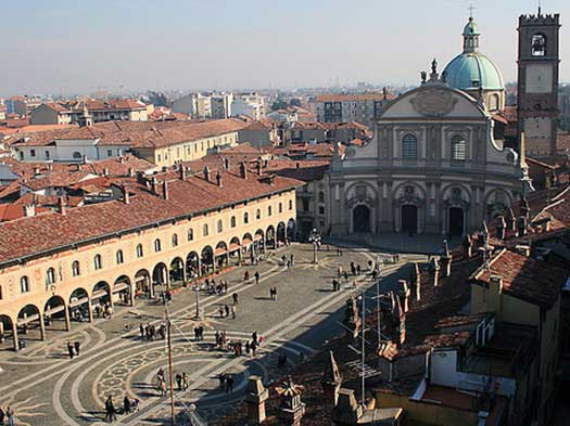 Visita guidata e guide turistiche aigevano: la piazza di Vigevano